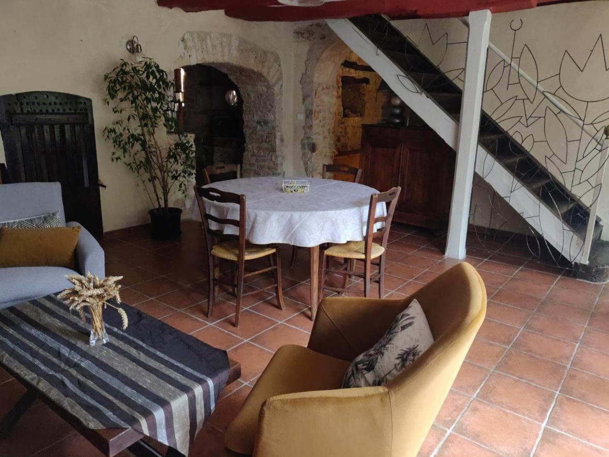 Le Logis de Lou avec petits déjeuners compris Blars Esterno foto