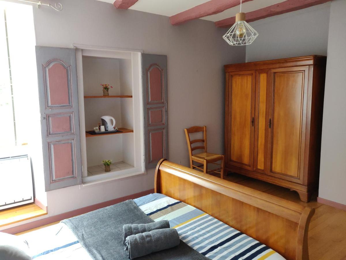 Le Logis de Lou avec petits déjeuners compris Blars Esterno foto